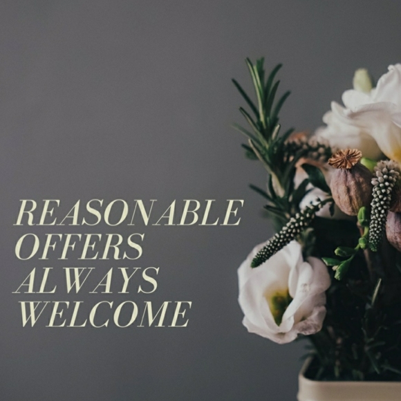 Meet your Posher, Emily - Picture 3 of 3